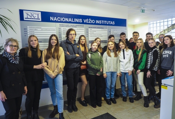 Moksleiviai iš Ukmergės susipažino su NVI mokslininkų kasdienybe