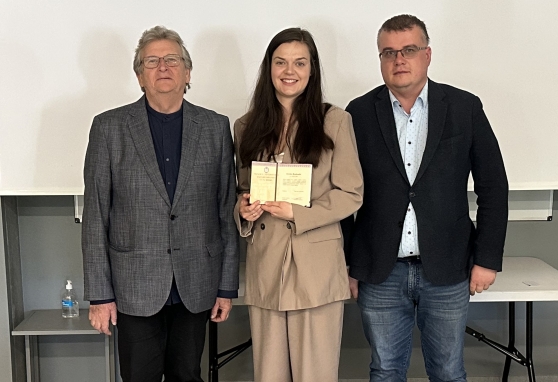 Sėkmingai apginta daktaro disertacija: sveikinimai jaunesniajai mokslo darbuotojai dr. Evelinai Kazlauskei   