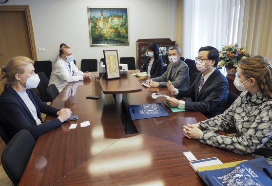 Nacionaliniame vėžio institute lankėsi diplomatai iš Taivano